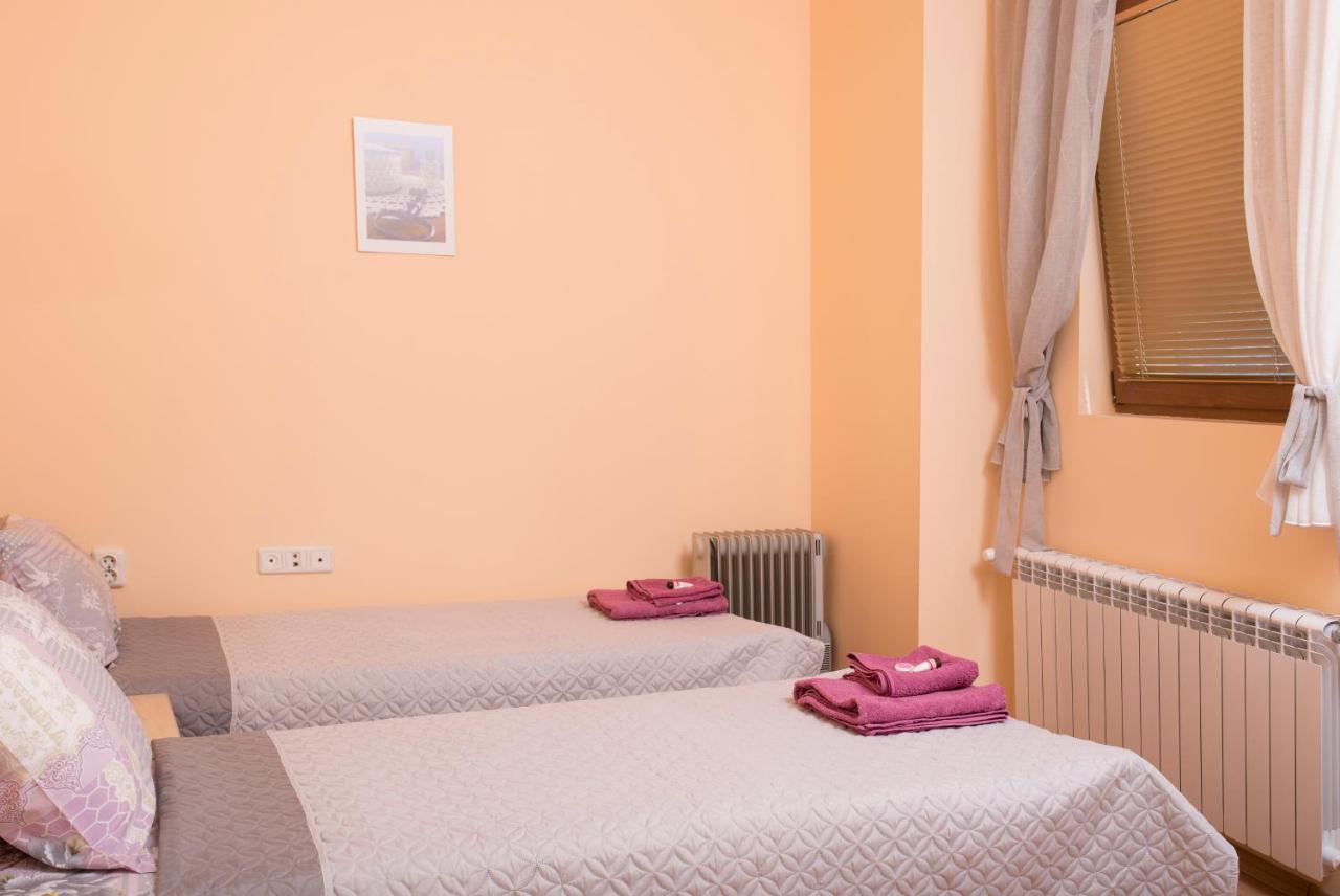 The Sunny Guest House Of Veliko Tarnovo-Amazing View, Top Location Екстер'єр фото