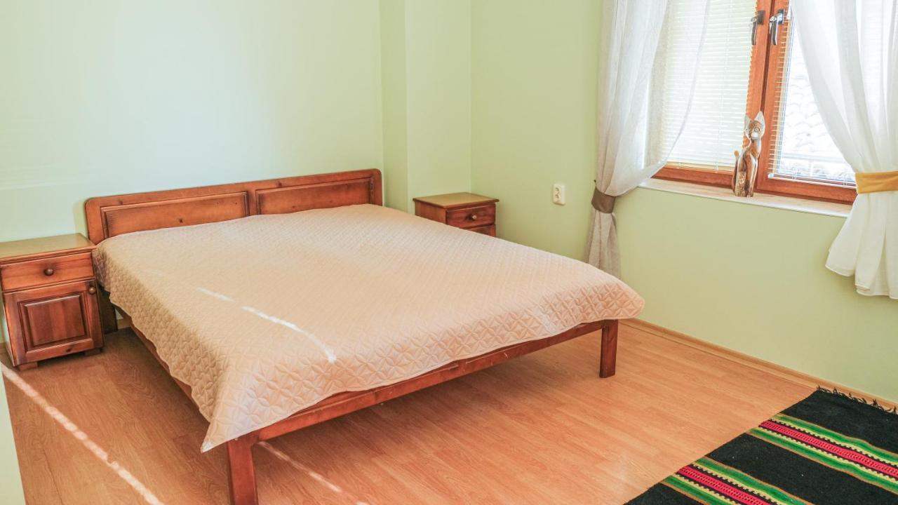 The Sunny Guest House Of Veliko Tarnovo-Amazing View, Top Location Екстер'єр фото