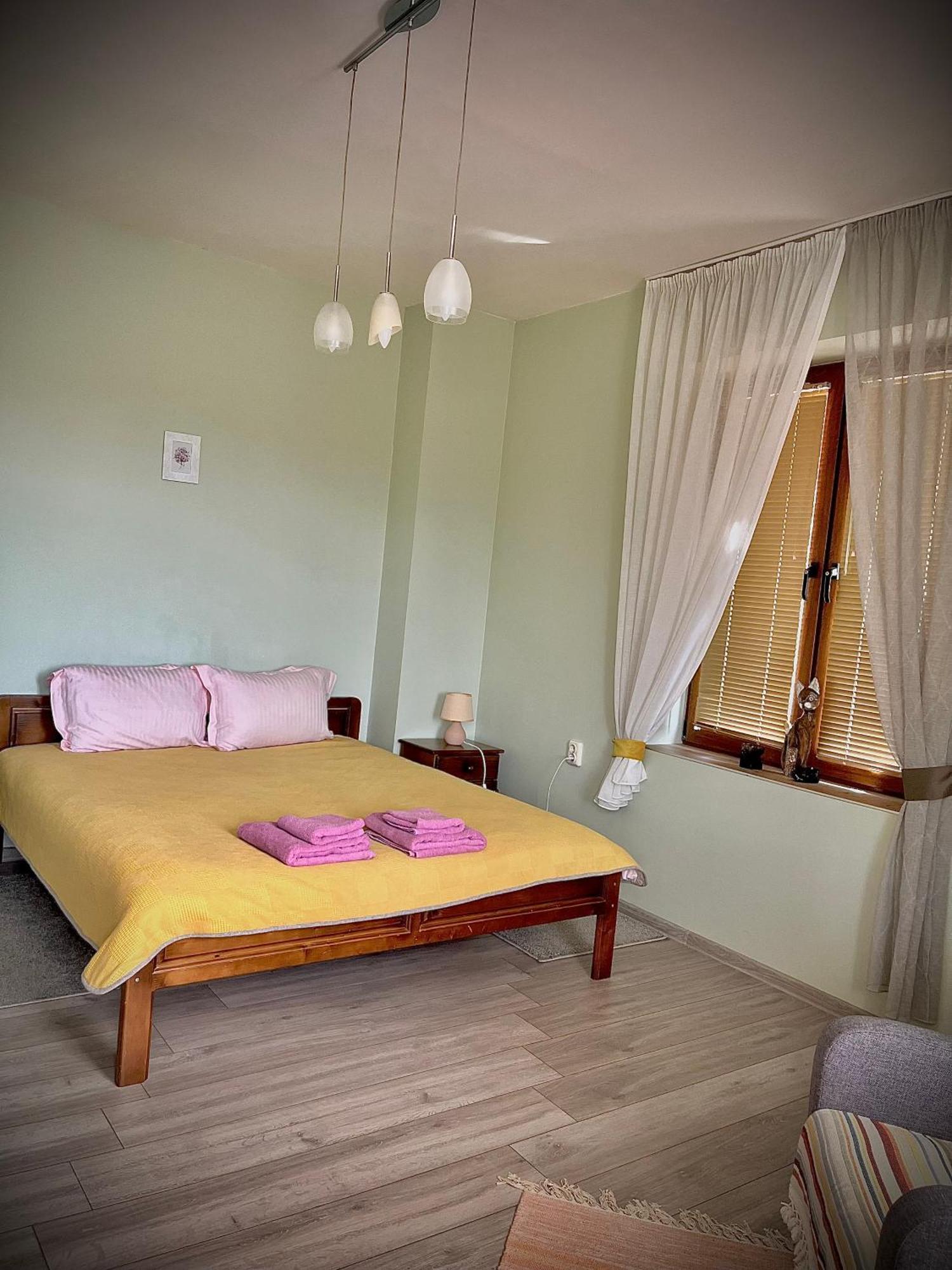 The Sunny Guest House Of Veliko Tarnovo-Amazing View, Top Location Екстер'єр фото